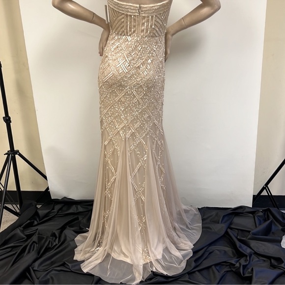 Adrianna papell cap sleeves sweetheart neckline beaded long gown - Picture 5 of 8